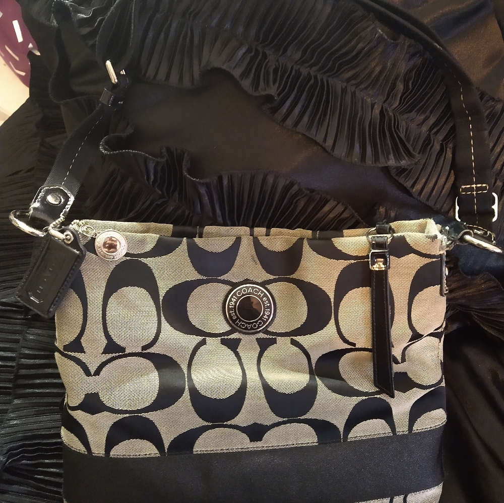 Purse - Picture 4 of 4